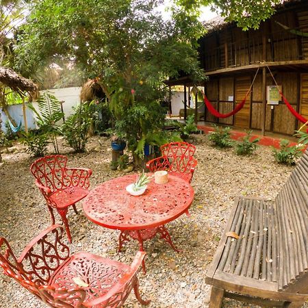 Hostal Zinpar بالومينو المظهر الخارجي الصورة